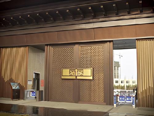 銅門實(shí)景工程案例12